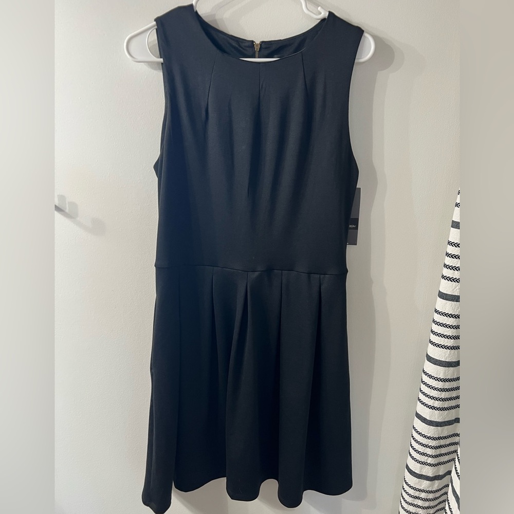 Mossimo Women’s Sleeveless Black Dress. New with tags. Pockets.